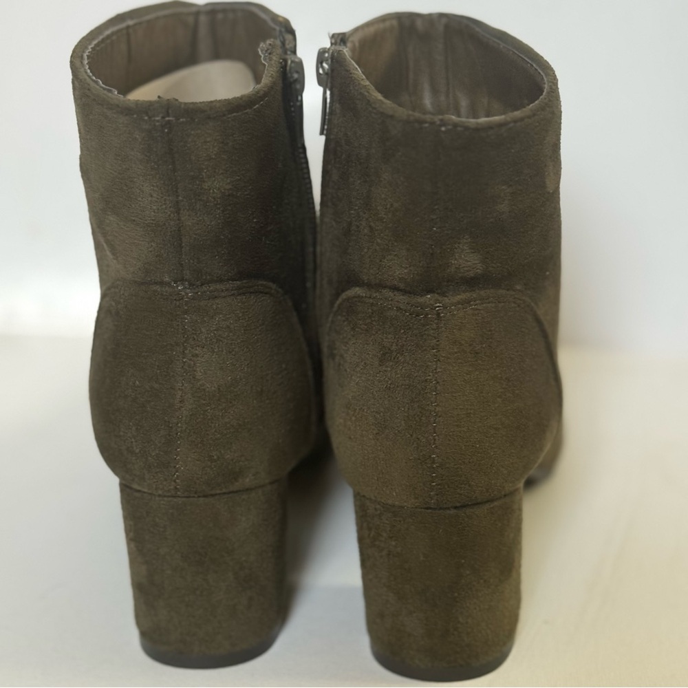 Elegant Olive Ankle Booties Size 8 - Picture 12 of 12